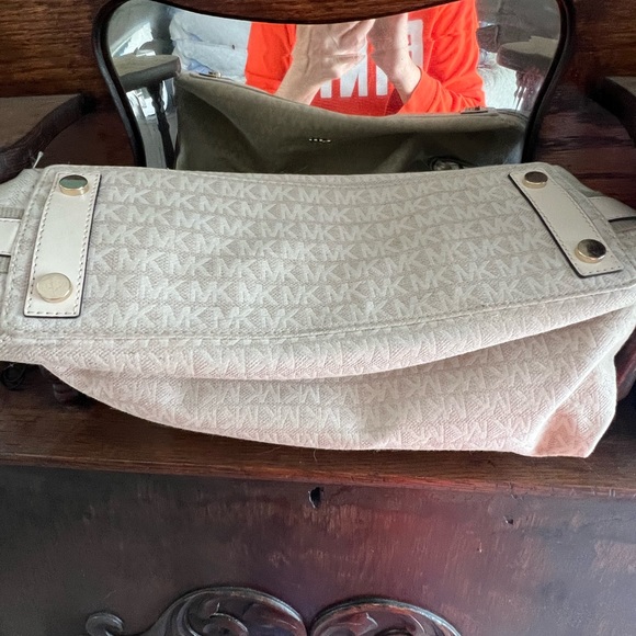 MICHAEL KORS Authentic Vanilla/Pearl Canvas/Leather Large Hobo Shoulder Bag - Picture 7 of 9